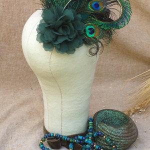 Dunkelgrün Fascinator // Haarschmuck jadegrün grün Headpiece // Pfau Pfauenfedern Smaragdgrün burlesque boho Vintage Kopfschmuck Oktoberfest Bild 7