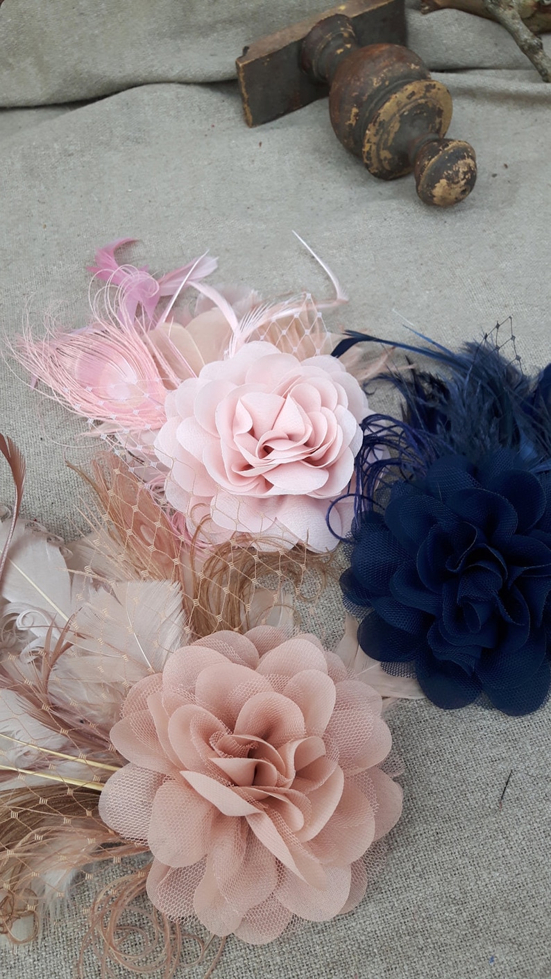 Fascinator accesorios para el cabello azul oscuro azul plumas novia desnuda beige novia madre tocado boda novia joyería nupcial dama de honor verde oscuro imagen 3