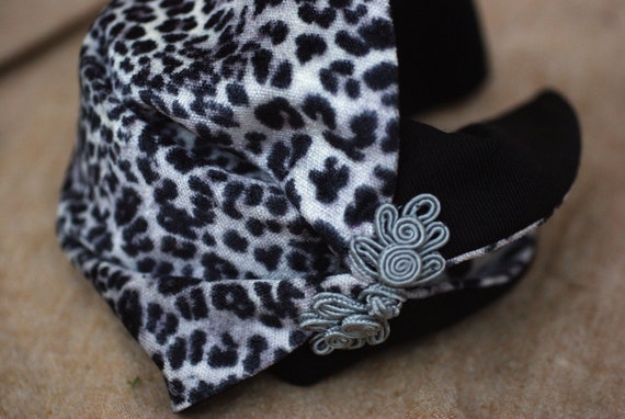 Animal print Art Deco headband For LEO PRINT Lovers: Velvet Half Hat // Headpiece Vintage  main image 2