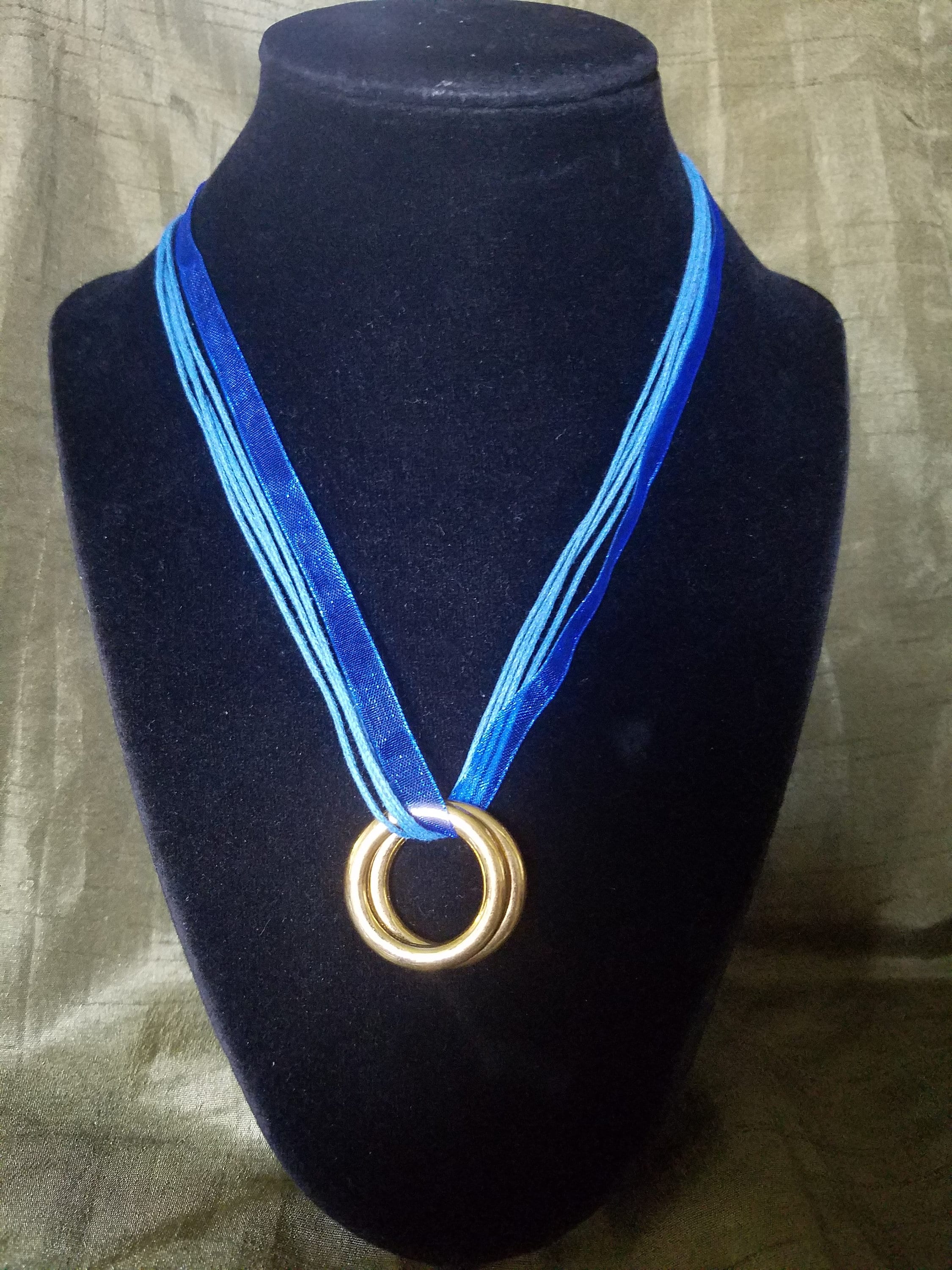 Sonic Knuckles Necklace - Etsy