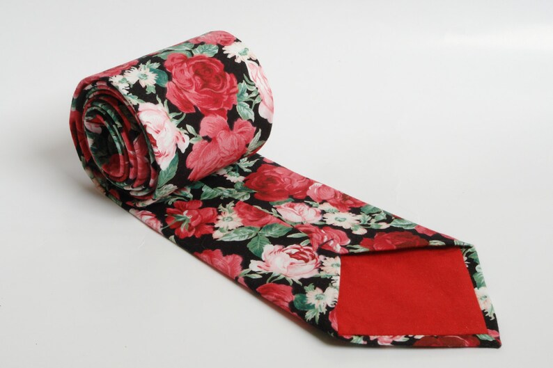 mens tie with roses