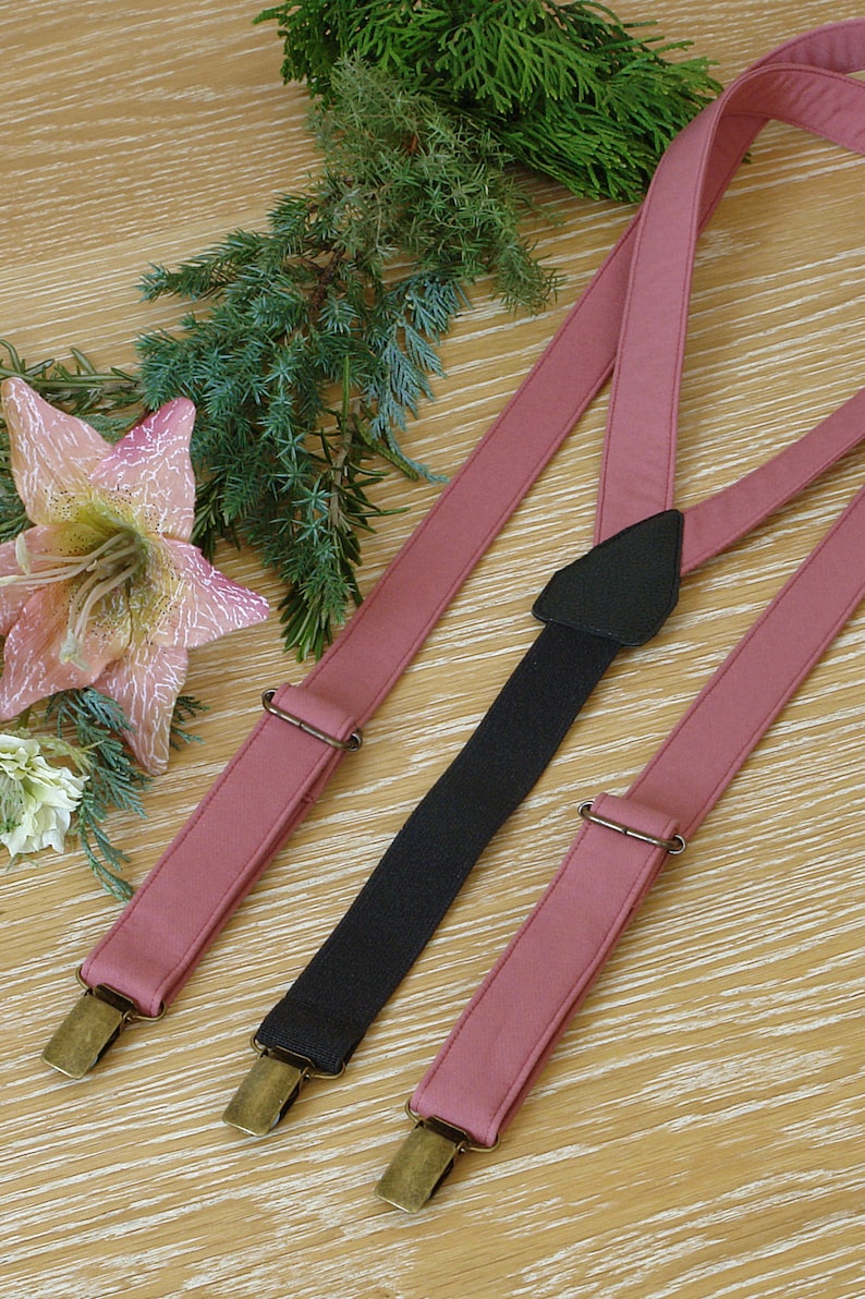 lila tie