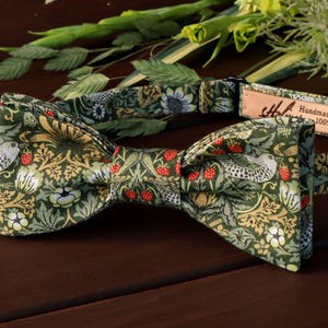 Bow Tie Olive Floral - Strawberry Thief Bird Bow-Tie Flower Garden Birds Eucalyptus Bowtie Self-Tie Pre-Tied Wedding Old gold Liberty BowTie