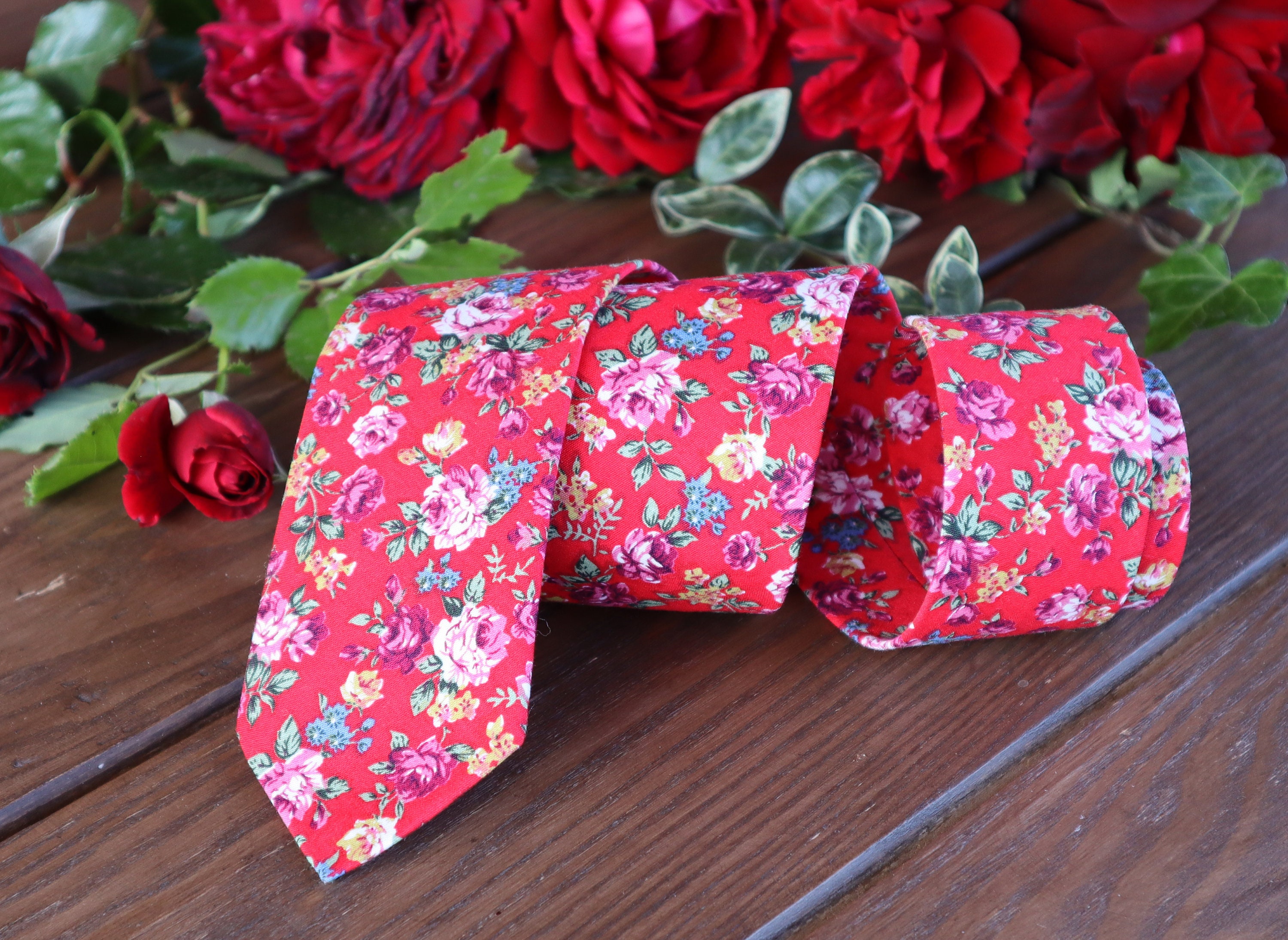 VALENTINA Floral Bow Tie VERA WANG Red Floral Bowtie Wine Red