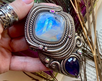 Pisces Moon - Brilliant White Light Flash Rainbow Moonstone & Uruguay Amethyst