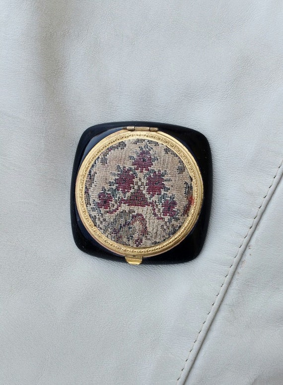 Antique 1920s Powder Compact, With Real Needlepoi… - image 1