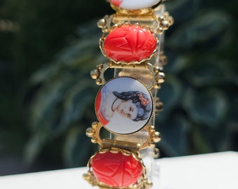 1950s Vintage Lady Cameo & Scarab Brass Station Link Bracelet 7.75&quot;