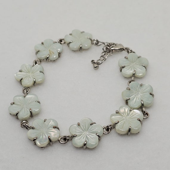 Vintage Mother of Pearl Flower Bracelet 7.5" - image 8