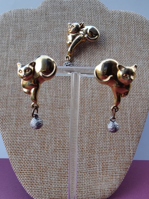 Whimsical Dangling Earring and Brooch Set Gold & S