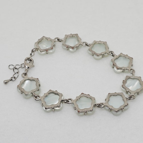 Vintage Mother of Pearl Flower Bracelet 7.5" - image 4