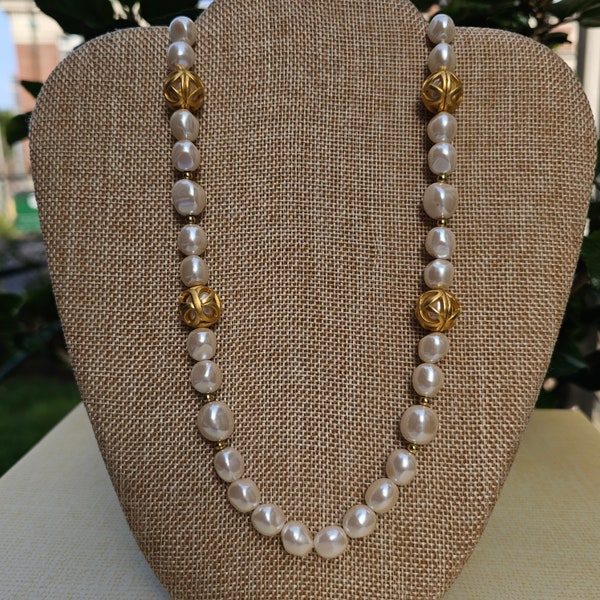 Richelieu 1970s Pearl Necklace 30"