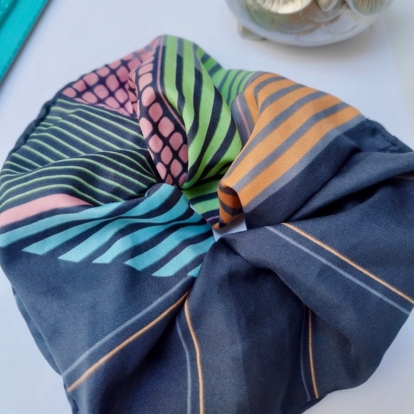 Géant chouchou en soie, chouchous foulard en soie surdimensionné, chouchou bleu marine, chouchou à motifs, élastique pour cheveux,