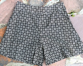 Reduced price! Flirty shorts, shorts with pockets, floral short, black short,  size UK10 short