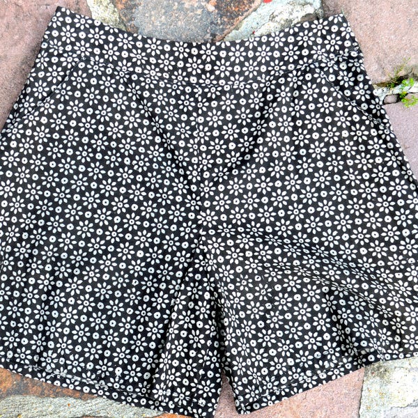 Culotte short femme, short cotton indien, short noir à motif petite fleur, short taille S