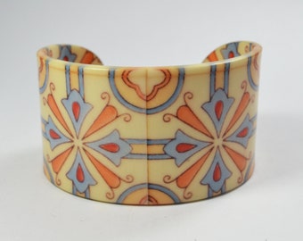 Spanish tile, spanish gift, tile bracelet, traditional spanish tile, beige motif, acrylic tile, acrylic bracelet, acrylic bangle