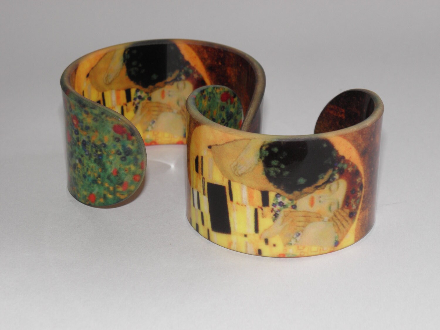 Acrylic Bracelet - Gustav Klimt - The Kiss - Symbolism - Bangle / Wristband / Cuff