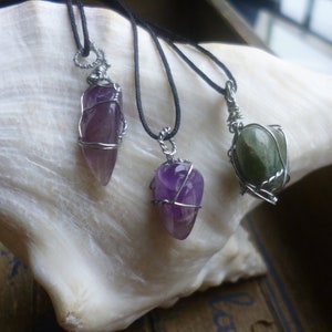 adjustable gemstone pendant - adjustable amethyst stone pendant - small raw natural stone - ethnic raw gemstone necklace