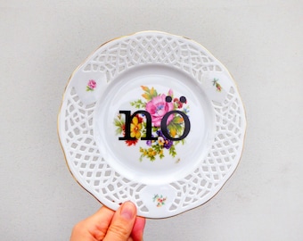 Wall plate nö typo gold pink 19 cm Vintage Deko plate  Wall deko  wall hanging