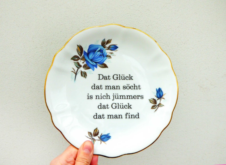 Wandteller Glück 19 cm Vintage plattdeutsch Wanddeko blau Blumen Herr Fuchs Gold Bild 3