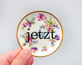 Wandteller Typo jetzt 9 cm Vintage Teller Wanddeko Gold Blumen Herr Fuchs