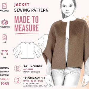 Może przedstawiać: Wykrojnik na brązową kurtkę z rysunkiem technicznym i ilustracją gotowego ubrania. Tekst zawiera JACKET SEWING PATTERN, MADE TO MEASURE, S-XL INCLUDED, 1 CUSTOM SIZE FILE UP TO EU 64 / US 32 oraz HUMAN PATTERN DRAFTING SINCE 1989.