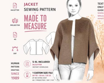 Könnte beinhalten: Ein braunes Jacken-Schnittmuster mit technischer Strichzeichnung und Abbildung des fertigen Kleidungsstücks. Der Text umfasst JACKET SEWING PATTERN, MADE TO MEASURE, S-XL INCLUDED, 1 CUSTOM SIZE FILE UP TO EU 64 / US 32 und HUMAN PATTERN DRAFTING SINCE 1989.