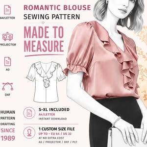 Może przedstawiać: Wykroj krawiecki na romantyczną bluzkę z dekoltem w serek i falbankami. Obraz zawiera tekst, w tym ROMANTIC BLOUSE SEWING PATTERN, MADE TO MEASURE, S-XL INCLUDED oraz 1 CUSTOM SIZE FILE UP TO EU 64 / US 32. Widoczne są ikony A4/LETTER, PROJECTOR, A0 i DXF.