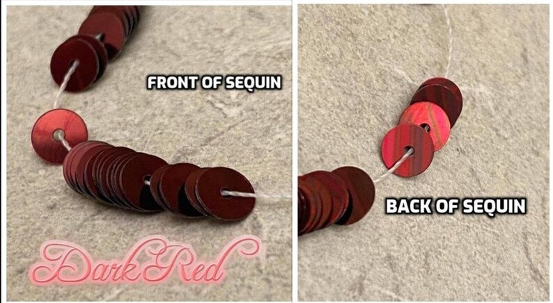 Puede incluir: Primer plano de lentejuelas rojo oscuro ensartadas en hilo blanco. Se muestran el anverso y el reverso de las lentejuelas. Los textos "FRONT OF SEQUIN" y "BACK OF SEQUIN" son visibles. El texto "Dark Red" tambi&eacute;n es visible.