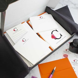 Cajas de regalo personalizadas, kits para escribir letras con monogramas / INICIALES FLORALES