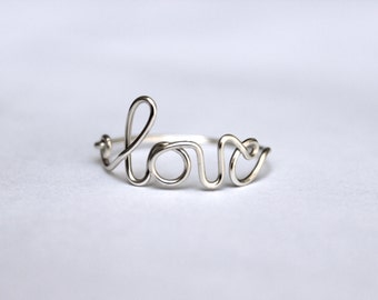 Versilberter Drahtring 'Love'