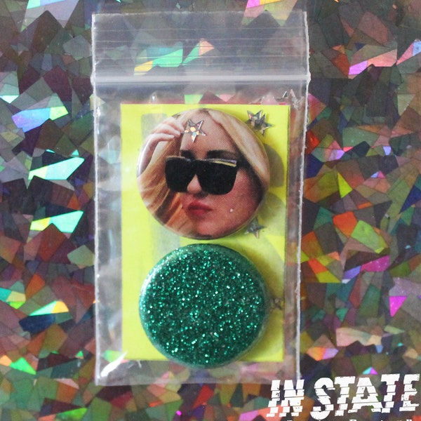 Amanda Bynes "BYNESWORLD" Limited Edition Button Set