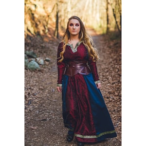 Two toned Viking dress perfect for any princess or peasant
