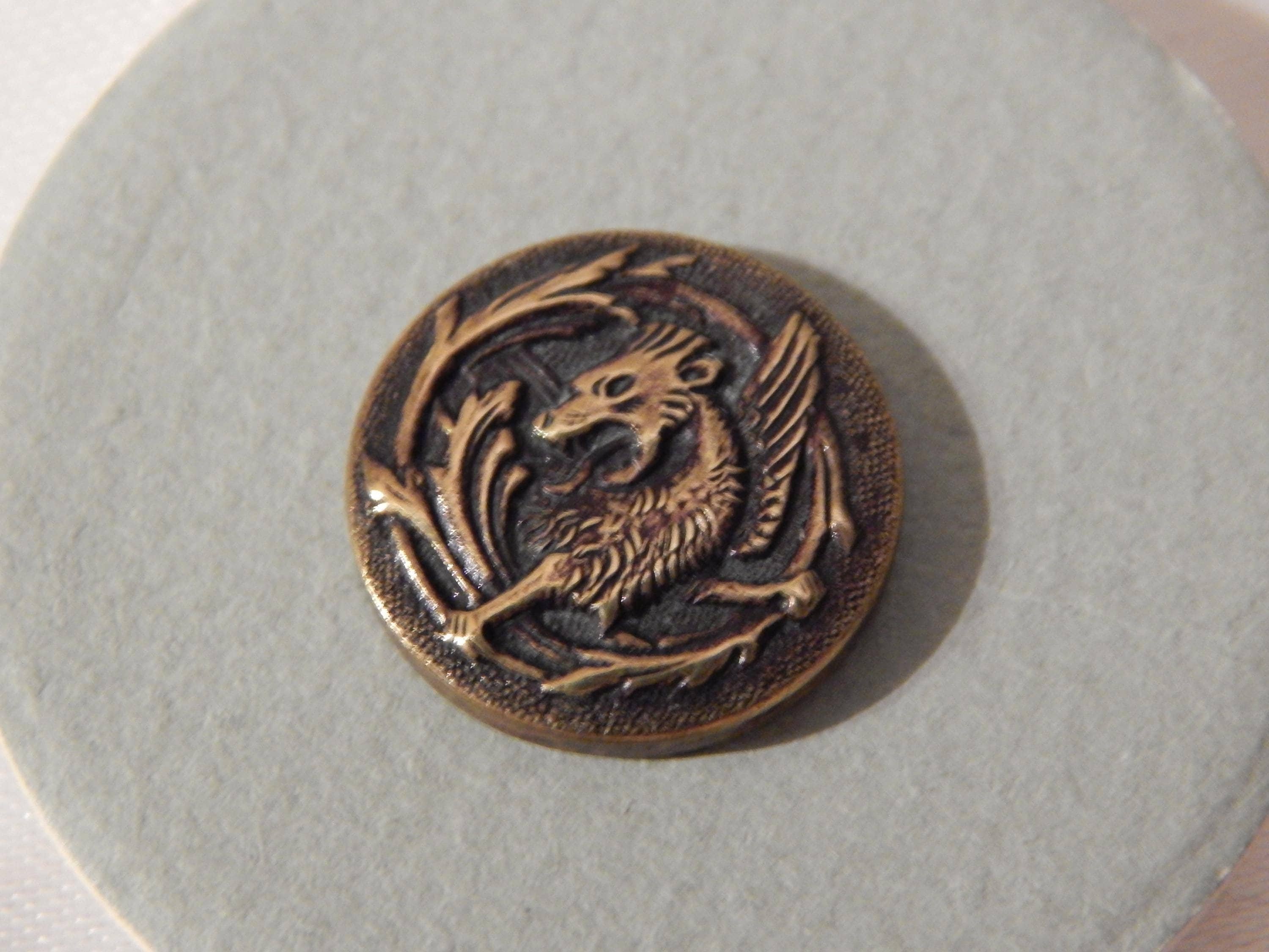 TW&W HM Paris Back - Dragon Design 5/8 inch with Loop Shank