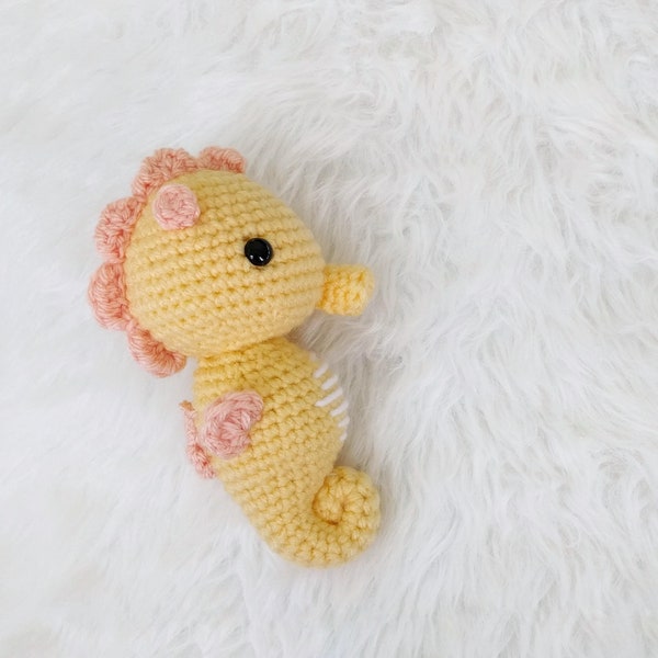 CROCHET SEAHORSE PATTERN: Seahorse Amigurumi Pattern, Written in English, Easy To Follow, Beginner Friendly Project