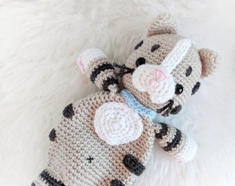Crochet lovey kitty cat pattern, amigurumi cat pattern, heirloom toy pattern download, crochet snuggler for babies