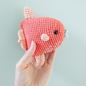 Crochet Fish Pattern, Sunfish, Mola Mola Amigurumi Pattern, Summer Fish pattern, Ocean theme party or baby shower gift, coral reef baby gift