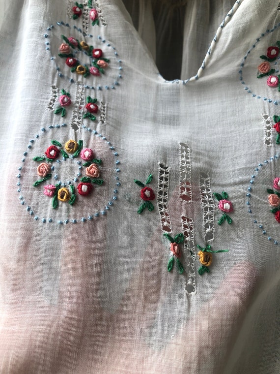 Antique hand-embroidered top, Size S, hand crafte… - image 2