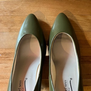 80年代パンプス オリーブグリーン 本革 サイズ7US