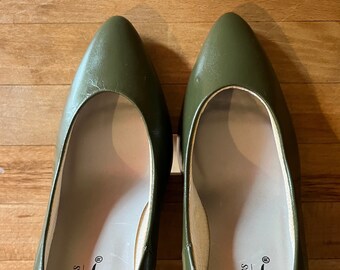 80s Pumps Olive Green Real Leather Size 7US