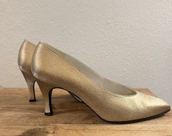 Vintage Gold Pumps, Sturt Weitzman, shoes, Size 7, 80s glitter fabric shoes