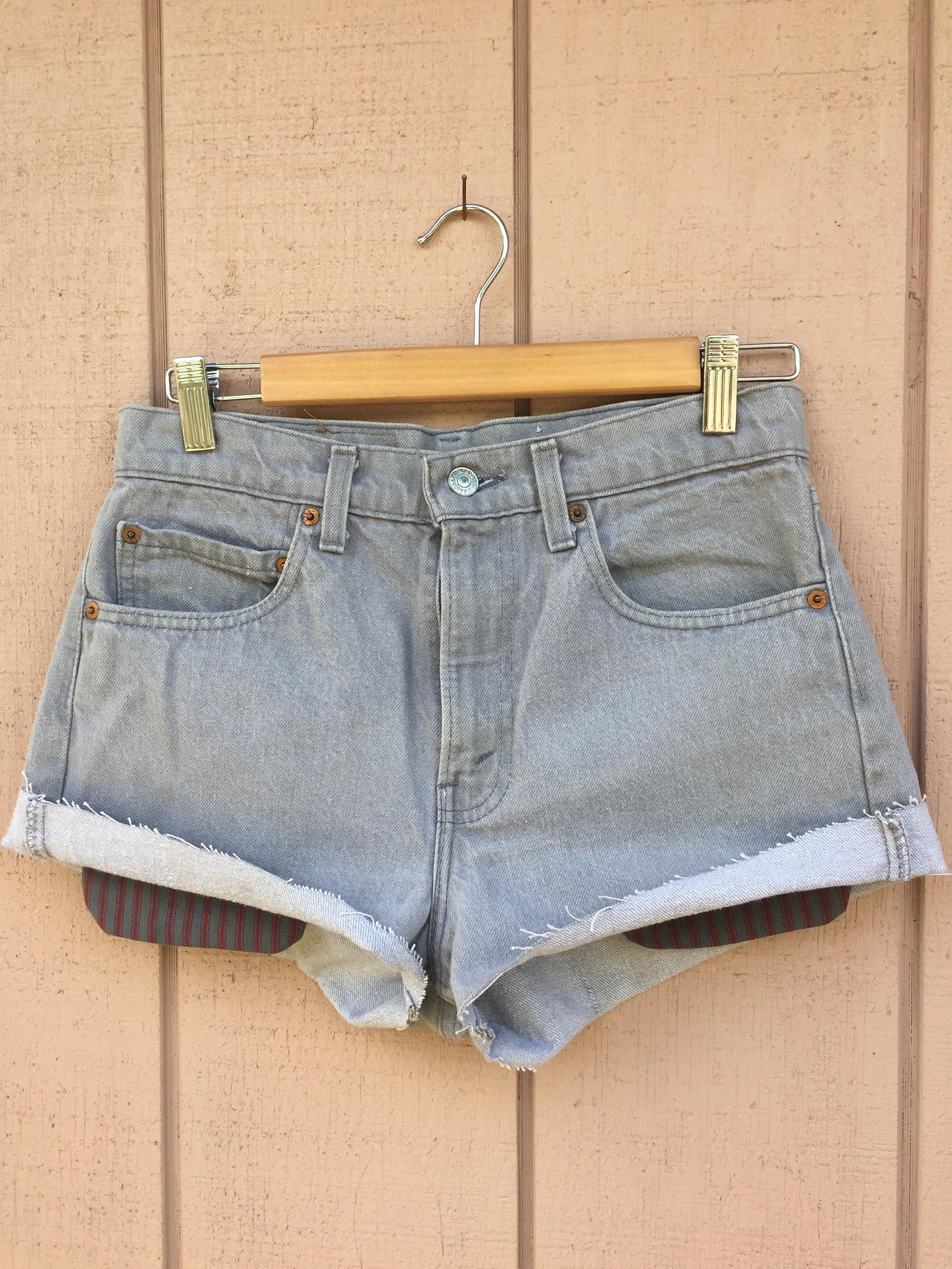 grey levi shorts