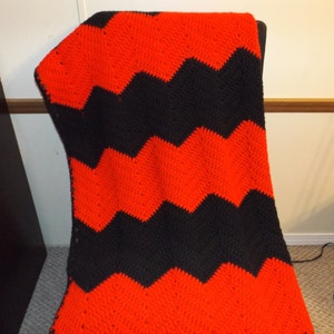 Red and Black Chevron Blanket/Black and Red Ripple Afghan/Crocheted Red and Black Zig Zag Throw/Chevron Blanket/Multi Color Chevron Afghan