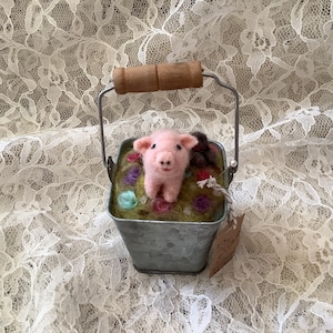 Pin cushion, felted pig,