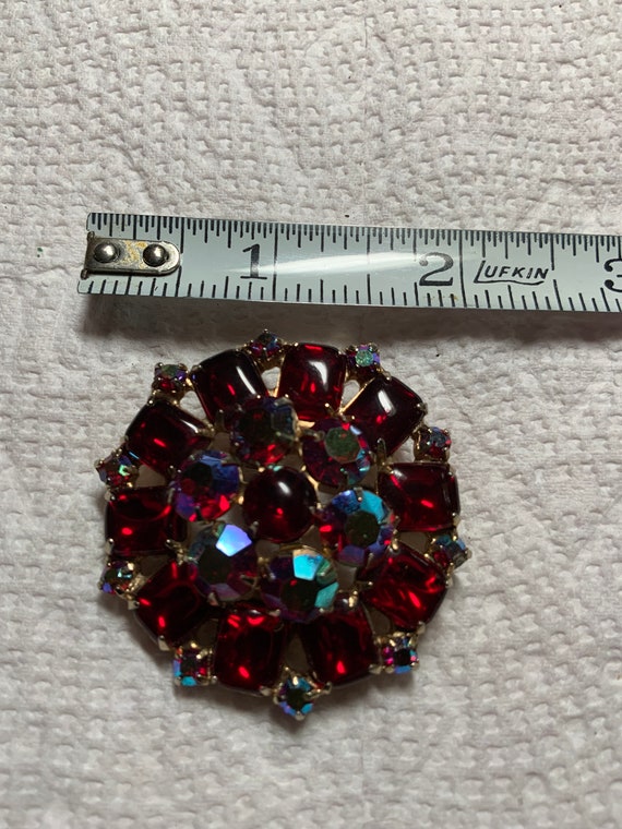 SIGNED WEISS!! Gorgeous Vintage Rhinestone Brooch 
