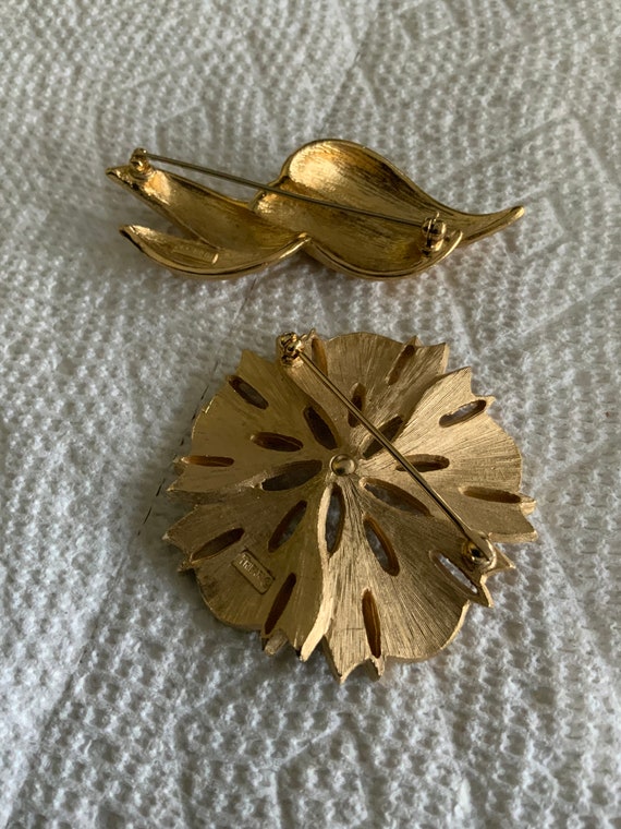 2 Signed Goldtone Vintage Brooches- Trifari - Mon… - image 2