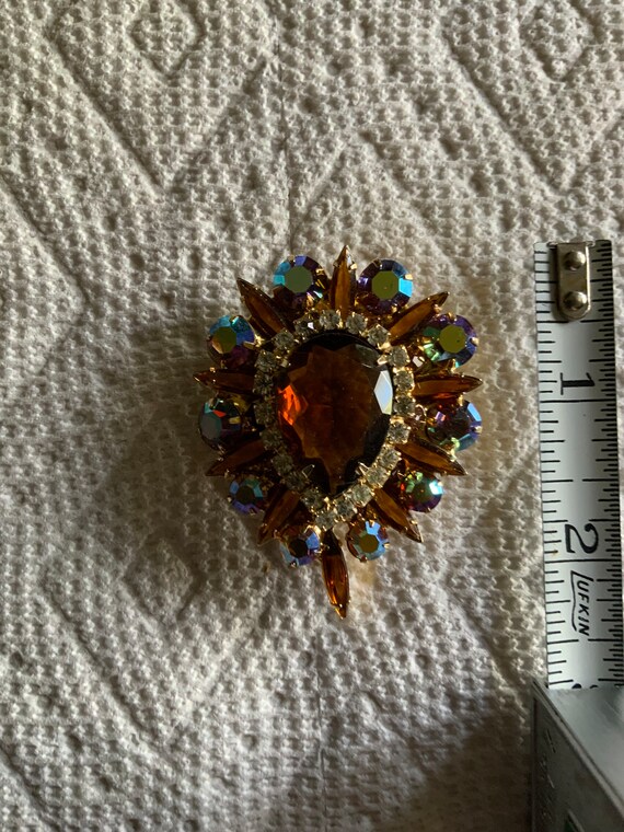 Beautiful Vintage Rhinestone Brooch - Jewelry