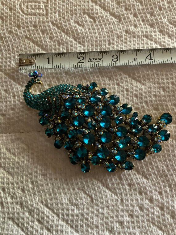 Beautiful Peacock Vintage Rhinestone Brooch - Jewe