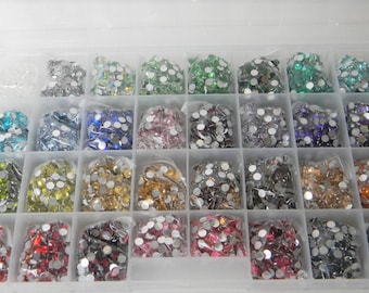 6400 6MM Resin Rhinestones Assorted Colors Box  SS30 Starter Box Bling Collection Set Nonhotfix Faceted Embellishments Clear Case
