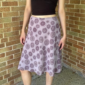 Vintage Y2K Express Purple Skirt Knee Length Size Small Patterned Skirt