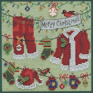 Santa&#39;s Clothesline Cross Stitch Kit Mill Hill 2022 Buttons Beads Winter MH142232